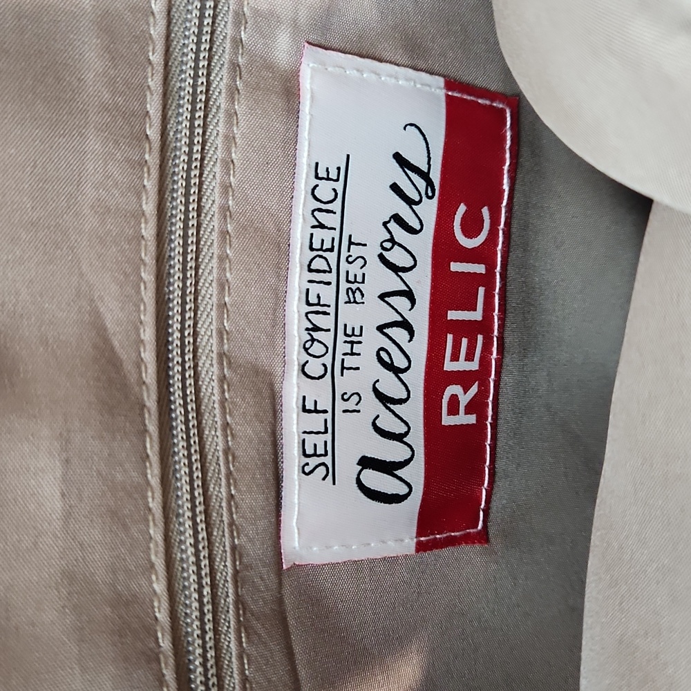 Relic by Fossil Bailey shoulder bag. Size 14 X 11" - Picture 5 of 10